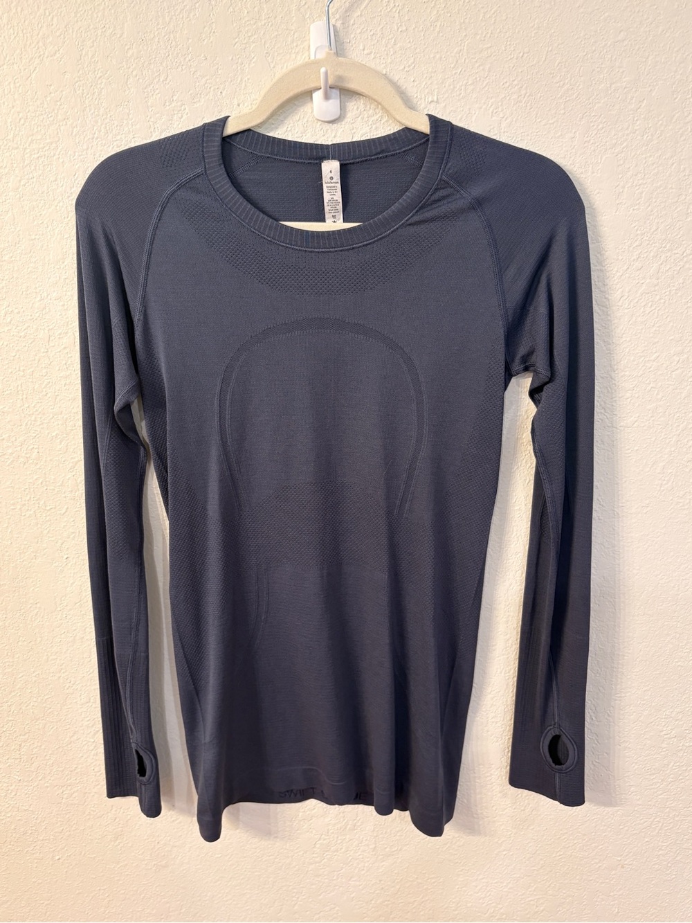 Lululemon Swiftly Tech Long Sleeve Size 6 Dazed Blue
